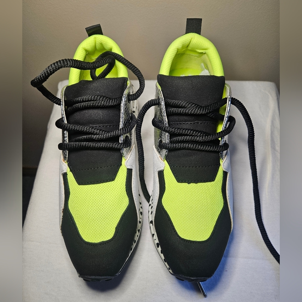 Steve Madden tennis shoes
